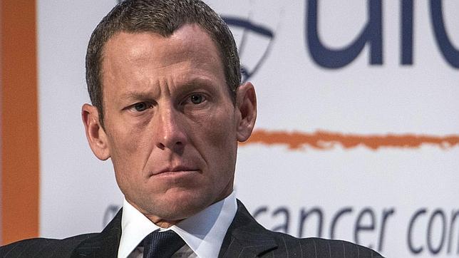 Lance Armstrong se declara culpable de conducción imprudente