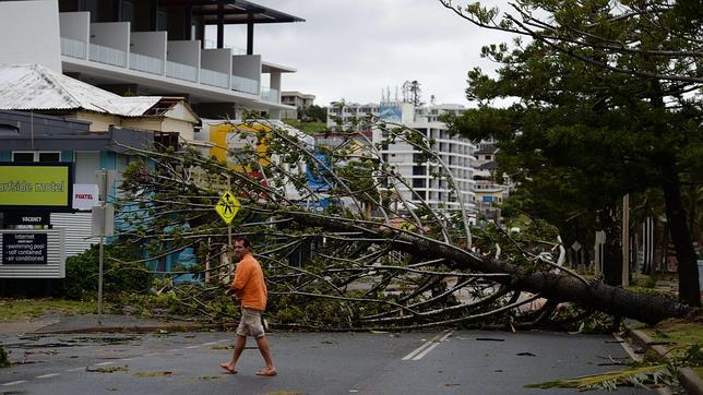 El poderoso ciclón Marcia arrasa árboles y casas en el noreste de Australia