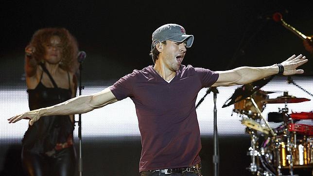 Enrique Iglesias triunfa en los Premios Lo Nuestro