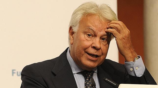 Felipe González cobró 127.000 euros en 2014 por su labor como consejero en Gas Natural Fenosa