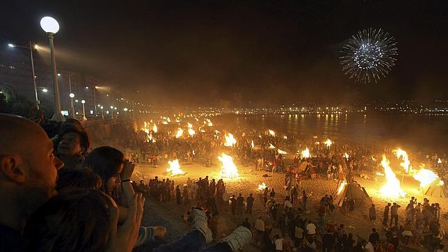 Las hogueras de San Juan luchan por ser Fiesta Turística Internacional