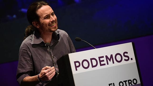 Pablo Iglesias llama «inútil» al Gobierno de Rajoy y lo reta a un debate televisivo