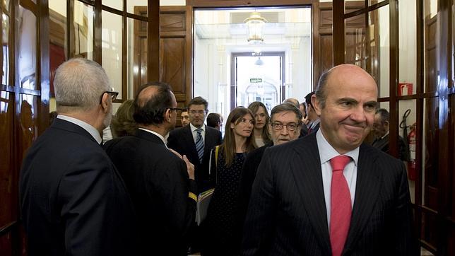 Guindos descarta su continuidad como ministro o diputado tras las generales