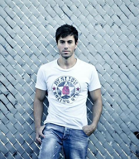 Enrique Iglesias invita a sus fans a conocer Galicia