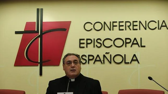El secretario general y portavoz de la Conferencia Episcopal, el sacerdote José María Gil Tamayo