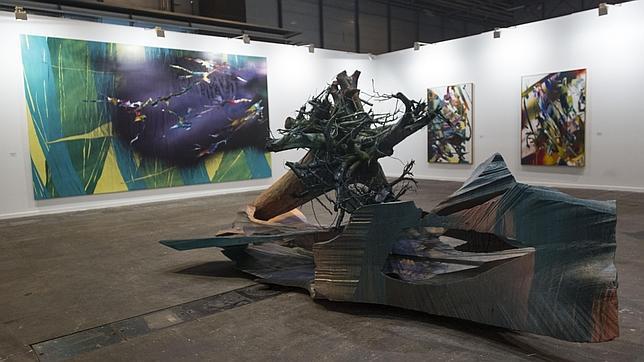 Obras de Katharina Grosse en el «stand» de Helga de Alvear