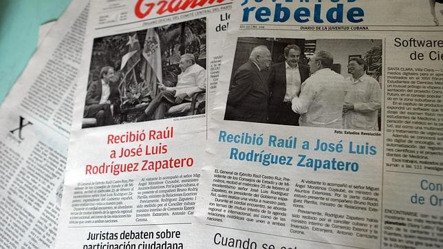 Detalle de varios periódicos hoy, jueves 26 de febrero de 2015, cuyas portadas destacan el encuentro