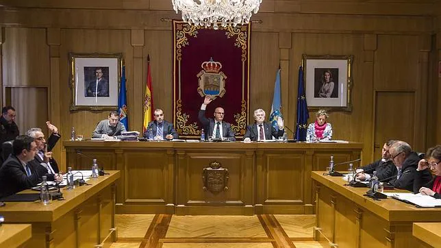 Sesión del pleno celebrada el viernes en la Diputación de Orense