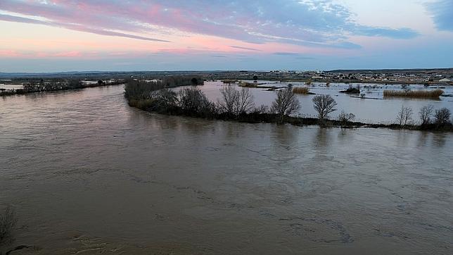 La sequía se agudiza en la Comunidad Valenciana mientras el Ebro se desborda