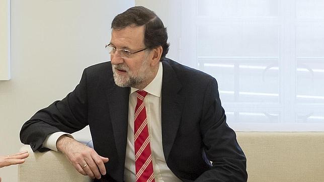 Rajoy ve «tremendamente negativo» el fraude de la formación en Andalucía