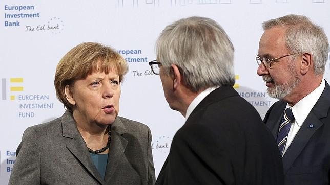 Merkel abordará con Juncker el deterioro de las finanzas griegas