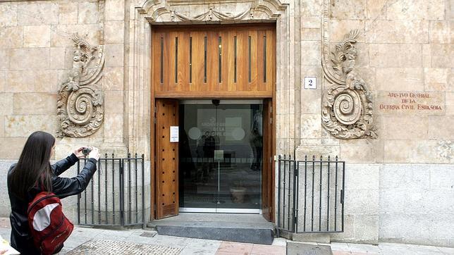 La Generalitat envía a Salamanca cuatro documentos que les remitieron por error