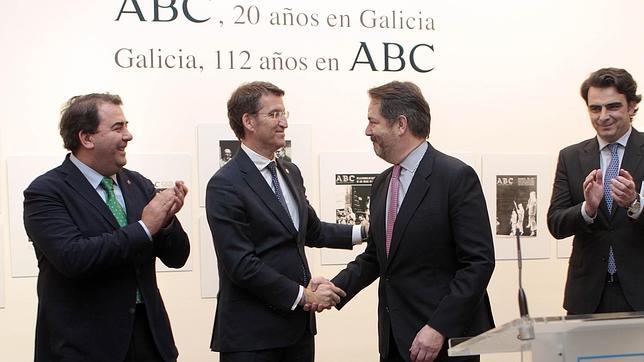 De izquierda a derecha: el alcalde de La Coruña, Carlos Negreira; el presidente de la Xunta, Alberto Núñez Feijóo; el director de ABC, Bieito Rubido y el presidente de la Diputación de La Coruña, Diego Calvo