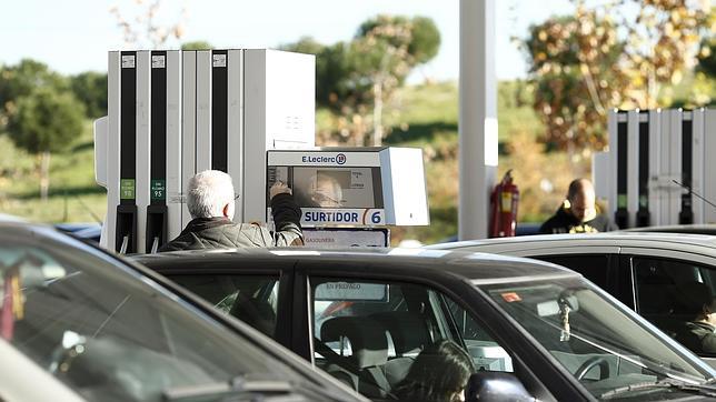 La gasolina y el gasóleo se encarecen un 11% desde mediados de enero