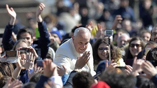 El Papa invita a Comunión y Liberación a conservar su carisma «como un fuego, no como ceniza»