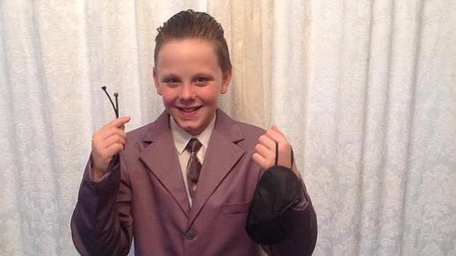Polémica en Reino Unido por el disfraz de «Cincuenta sombras de Grey» de un niño de 11 años