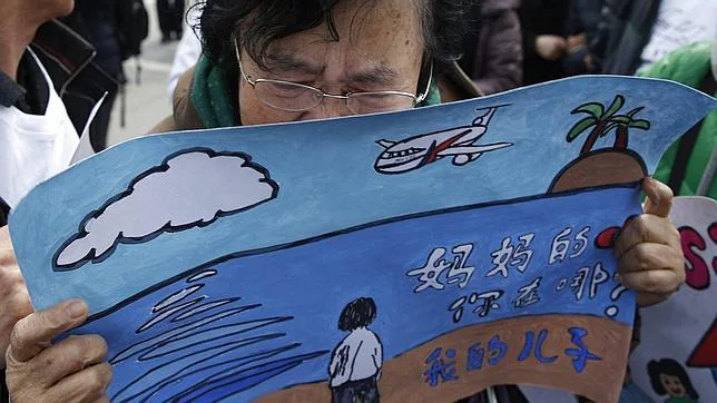 Familiares de las víctimas del vuelo MH370