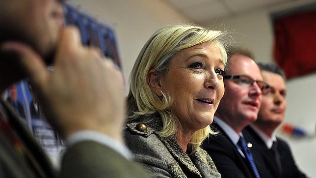 Valls anuncia que Le Pen podría ganar la primera ronda de las elecciones de 2017