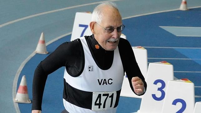 El hombre de 95 años que ha batido el récord mundial de los 200 metros