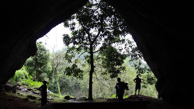 El equipo de investigadores en las selvas de Sri Lanka