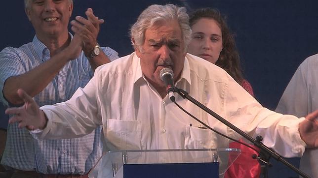 Mujica acusa a Washington de meterse «en todos lados» por su política hacia Caracas