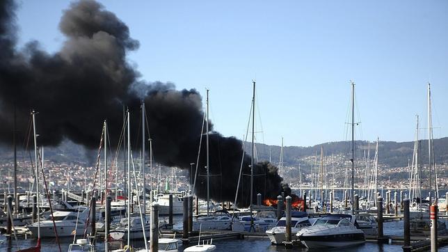 Arde el barco del exfutbolista Michel Salgado