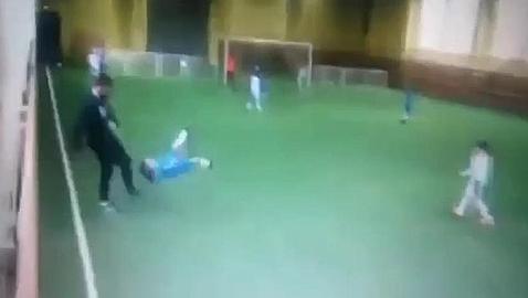 La salvaje agresión de un entrenador ruso a un niño integrante de su equipo