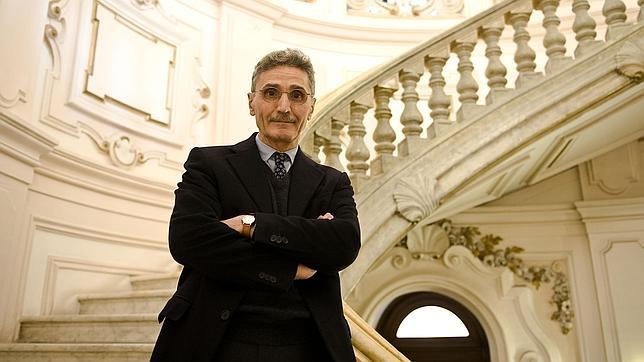 Sergio Fabbrini: «Quitar poder a las regiones pondrá orden en el Estado italiano»