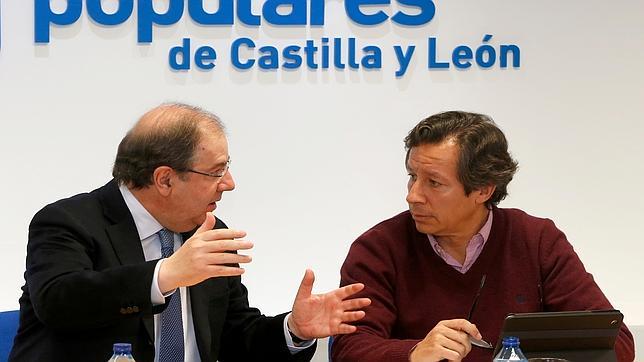 Herrera y Floriano charlan durante la reunión