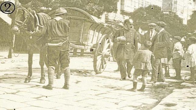 Galicia en el archivo de ABC: Una huelga general a pie de calle en La Coruña