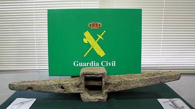 La Guardia Civil recupera en Cartagena un ancla romana del siglo II a. d C.