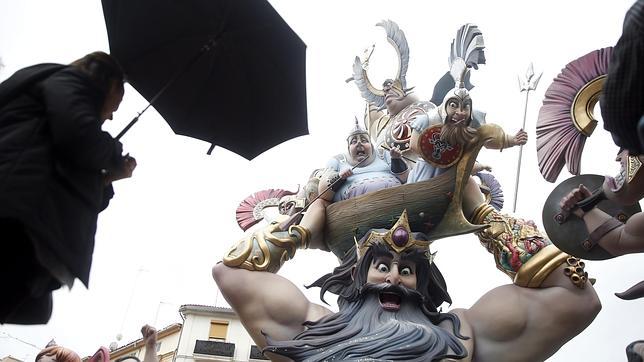 Fallas 2015: Los actos se mantienen pese a la lluvia