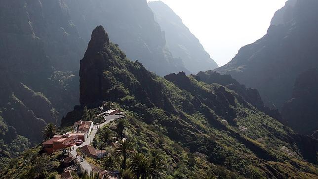 Rescatan a dos senderistas alemanes en un barranco de Tenerife