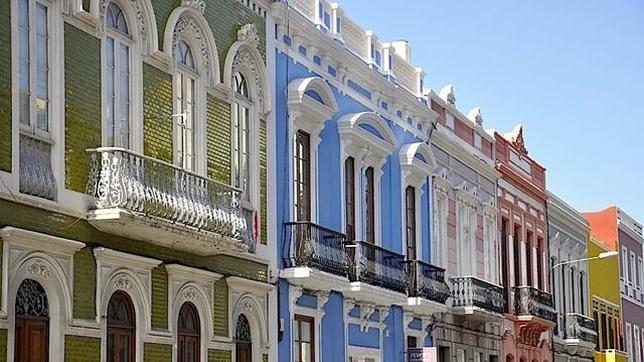 La calle Perojo de Las Palmas de Gran Canaria es hoy escenario del rodaje de «El contenido del silencio»