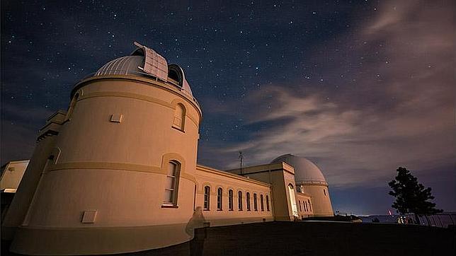 El observatorio Lick. La imagen fantasmal es la de la investigadora Shelley Wright