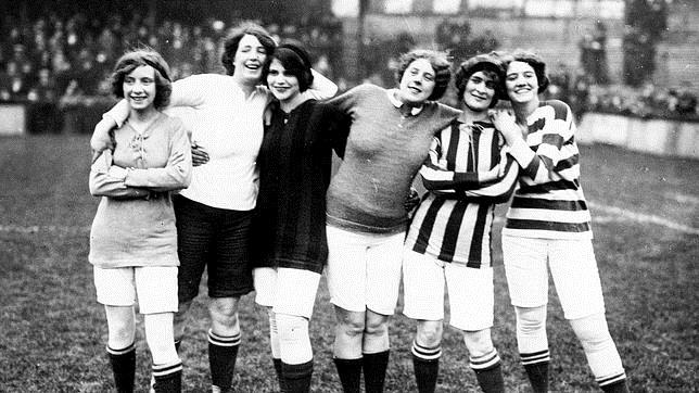 El fútbol femenino cumple 120 años