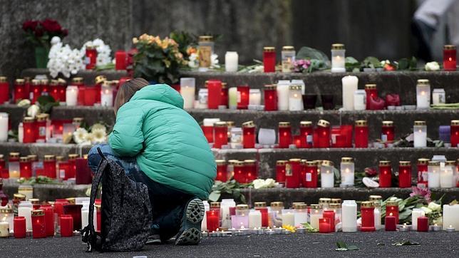 Cantantes y deportistas, consternados por el accidente aéreo de Francia