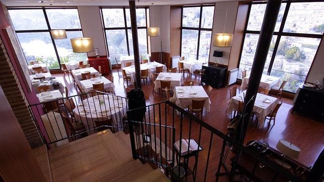 El restaurante la ermita está situado en la carretera de circunvalación s/n, en el Valle toledano
