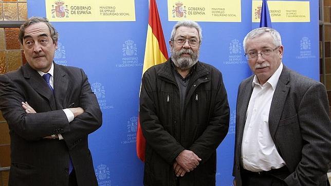 La CEOE supedita el pacto de rentas a abrir una negociación de los convenios