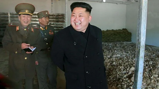 Kim Jong-un visita una fábrica de alimentos elaborados con pescado
