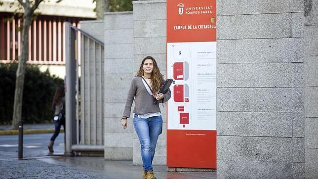 Una estudiante de la Universidad Pompeu Fabra, la quinta institución más prestigiosa de reciente creación