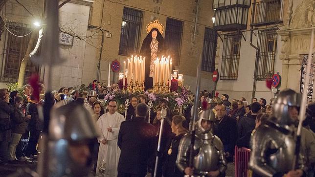 Viernes de Dolores: Comienza la Semana Santa con la procesión de la Virgen de la Soledad