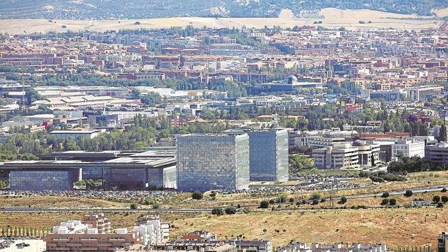 A subasta un «megaparking» en la Ciudad de Telefónica de Las Tablas