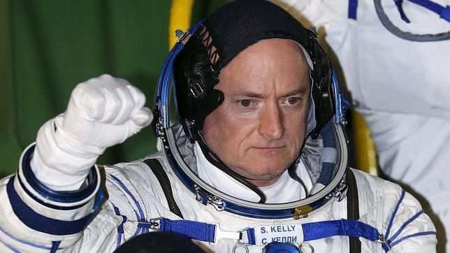 El astronauta gemelo llega junto a sus compañeros rusos a la Estación Espacial