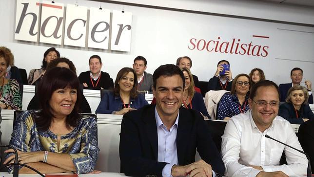 Susana «eclipsa» el primer triunfo de Sánchez como líder del PSOE