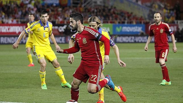 Isco: «Es un halago que me comparen con Iniesta»