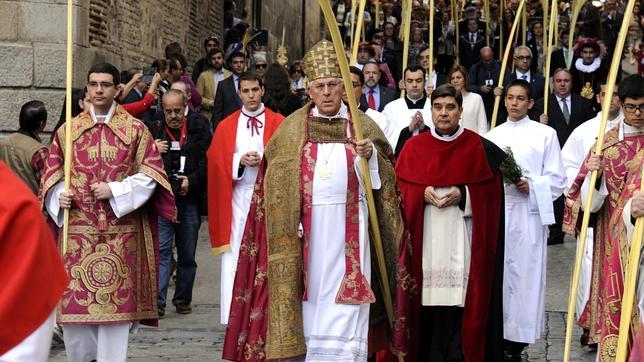 Cientos de fieles en la procesión del Domingo de Ramos en Toledo