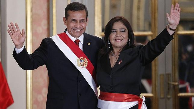 Una moción de censura en el Congreso provoca la caída de la primera ministra de Perú
