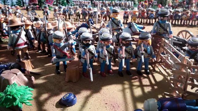 Guerra, cine y juguetes de la mano de un diorama de Playmobil en el Mercado del Juguete de Madrid