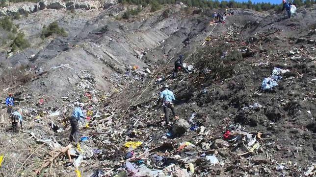 La gendarmería francesa anuncia la recuperación de todos los cuerpos